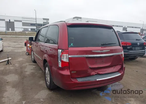 2015 Chrysler Town & Country Touring из США, поврежденный, VIN 2C4RC1BG8FR617384